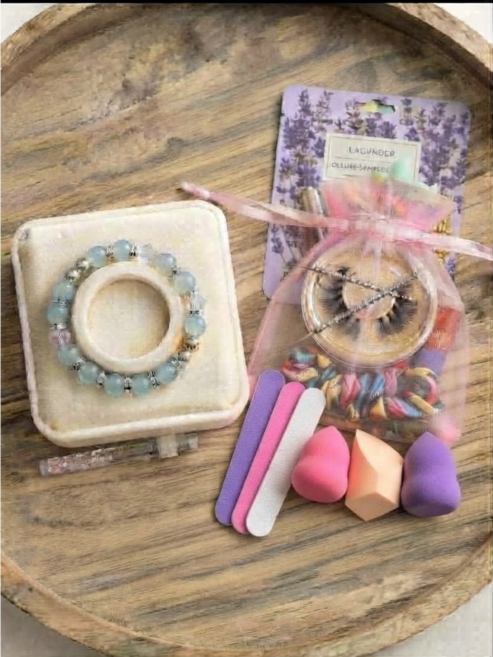 NWOT Pastel Blue Beaded Bracelet & Beauty Gift Bag 🎁
